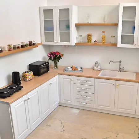 Apartment Mayas Boutique *